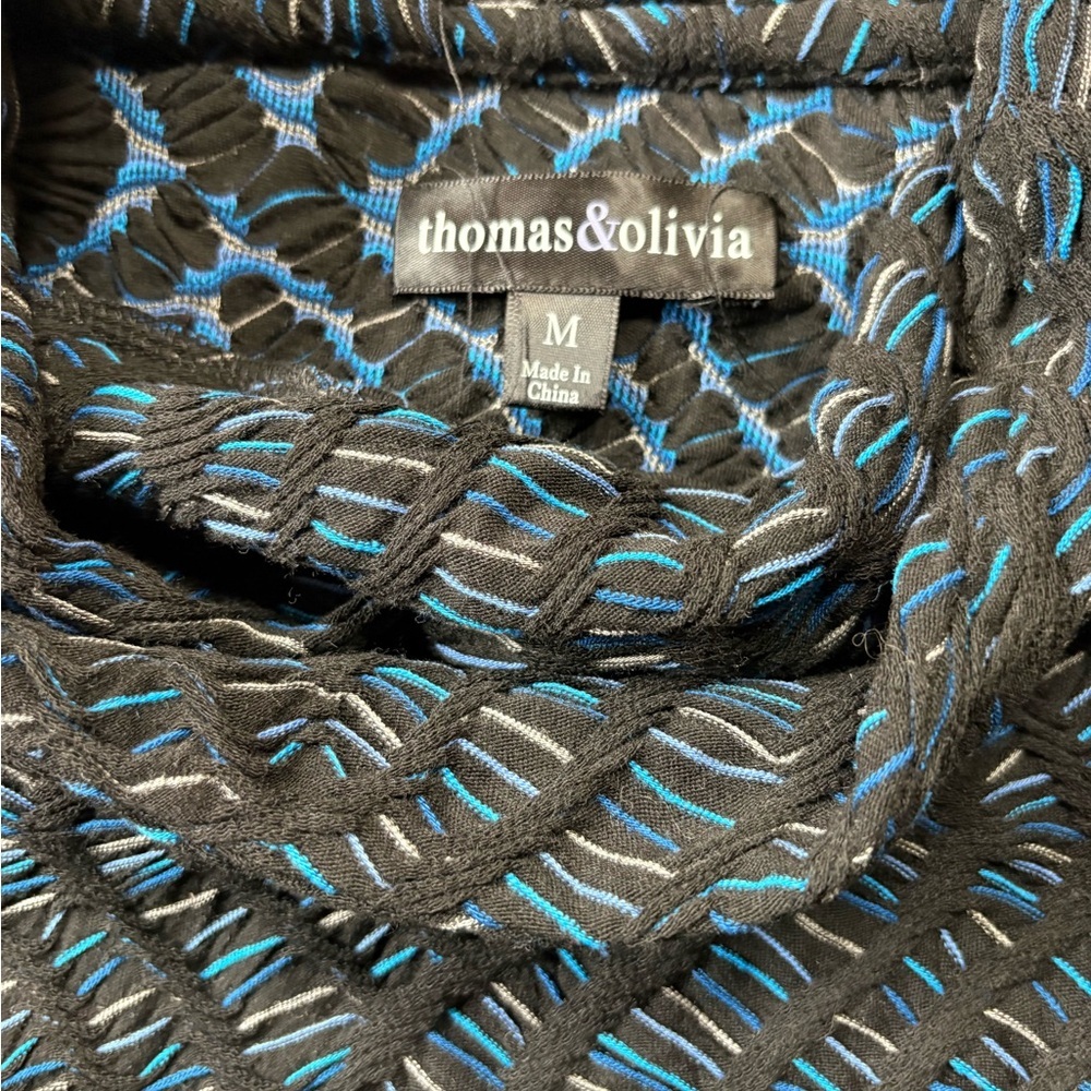 Black and Blue Textured Stretch Top - Picture 3 of 4